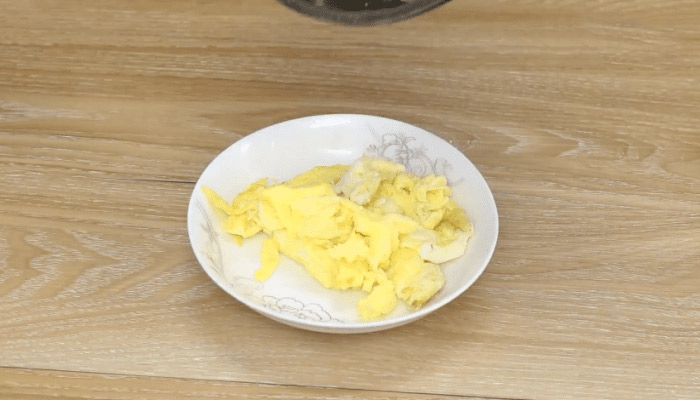 广式凉瓜炒蛋的做法做法步骤：4