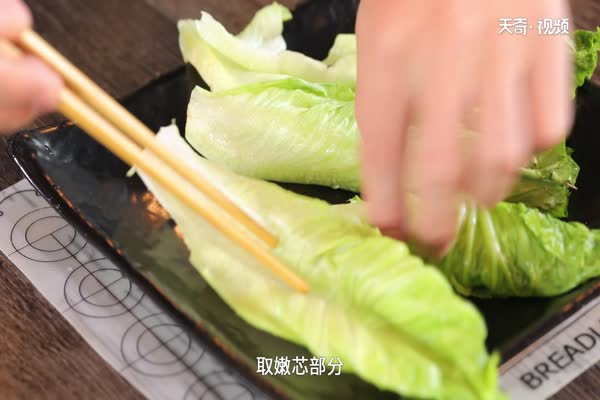 生菜午餐肉沙拉做法步骤：2