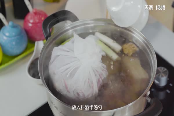 卤鸡腿做法步骤：2