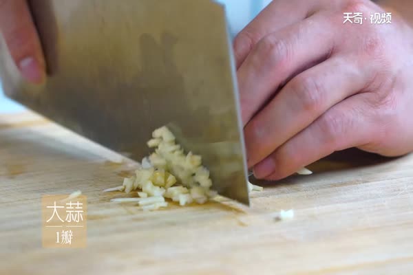 浇汁香菇青菜做法步骤：1